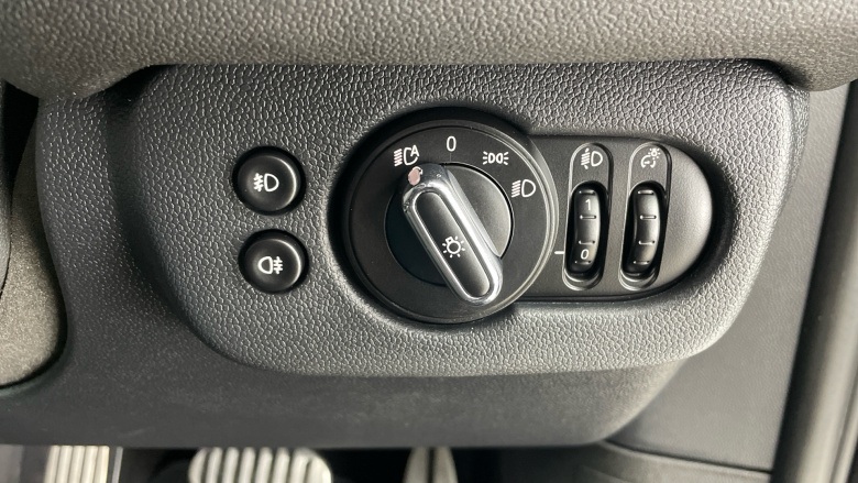 MINI Clubman 1.5 Cooper Shadow Edition 6dr Petrol Estate